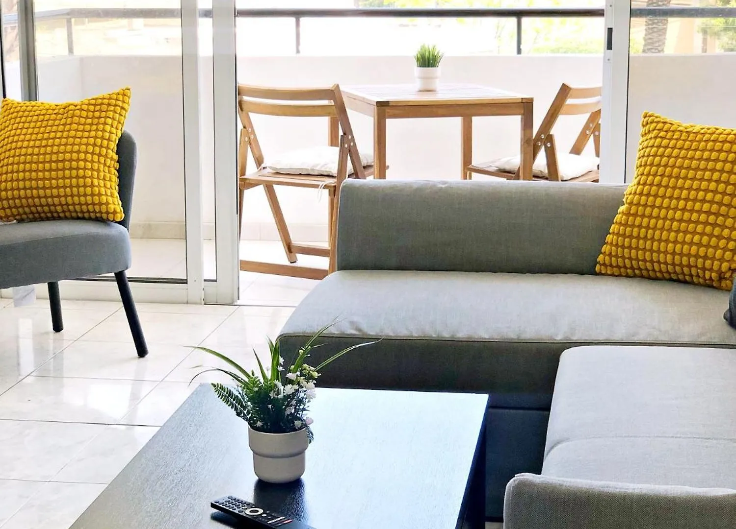 Large Apartment Close To Finikoudes Beach With 2 Balconies Λάρνακα Κύπρος