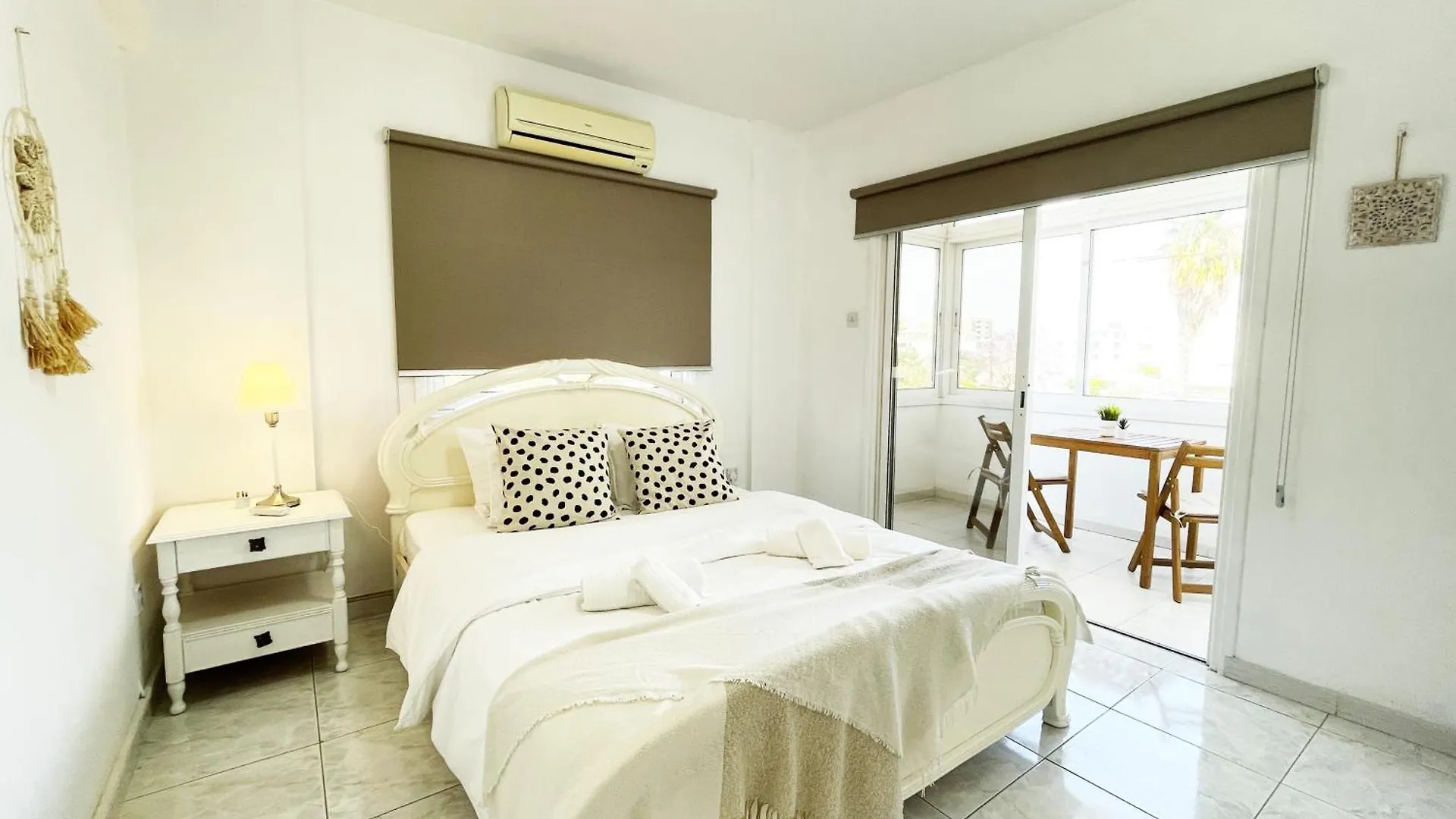 Large Apartment Close To Finikoudes Beach With 2 Balconies Λάρνακα