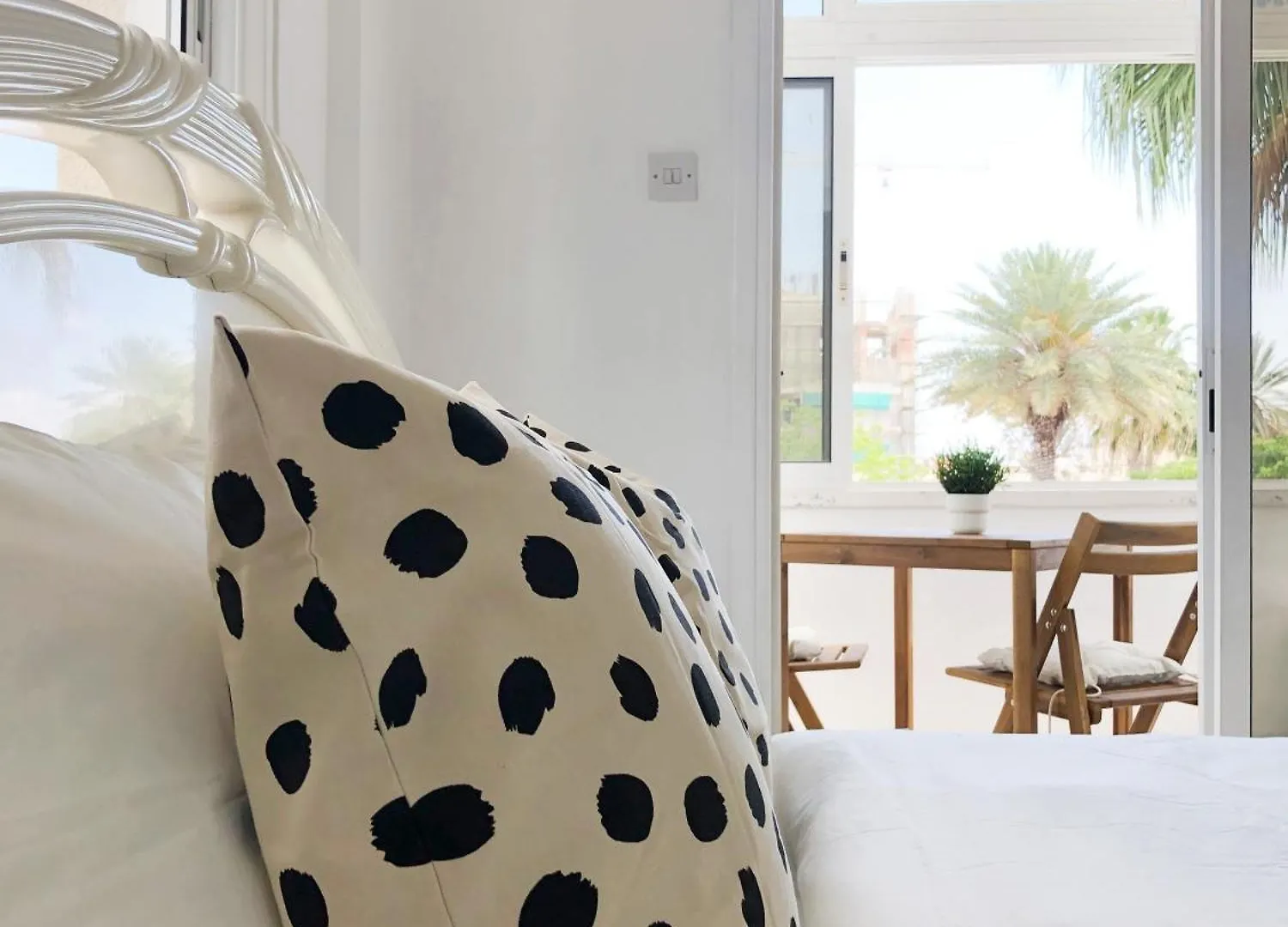 Large Apartment Close To Finikoudes Beach With 2 Balconies Larnaca Cyprus
